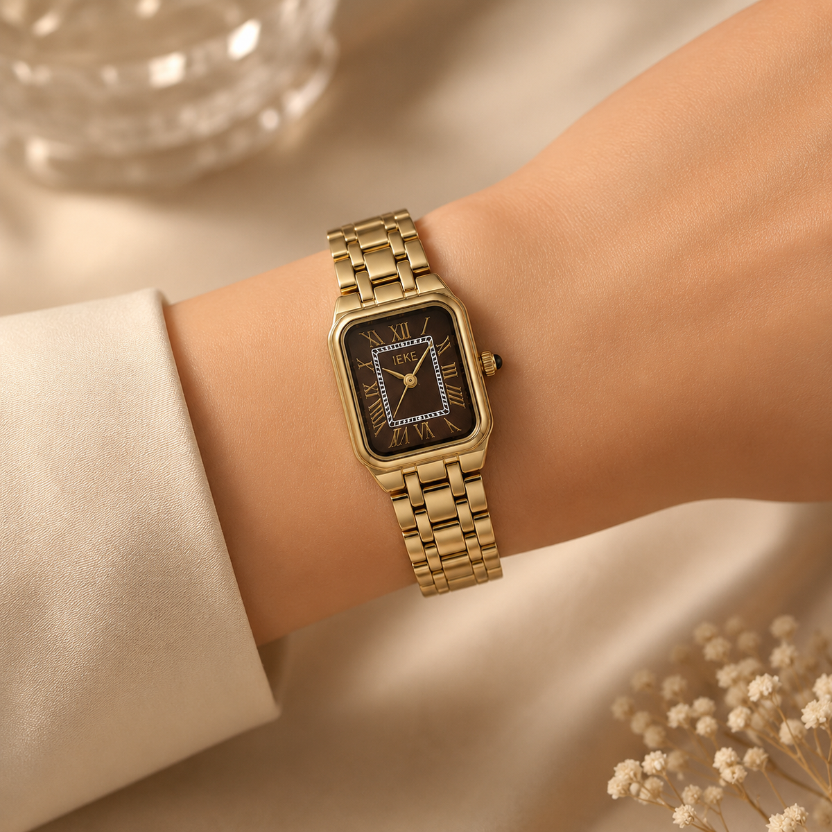 Montre Éclat Rectangulaire Dorée – Bracelet Métallique & Cadran Brun